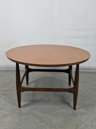 Mesa de Centro/Auxiliar Design Década de 60 em Jacarandá da Bahia