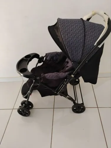 Carrinho de bebê e Bebê Conforto
