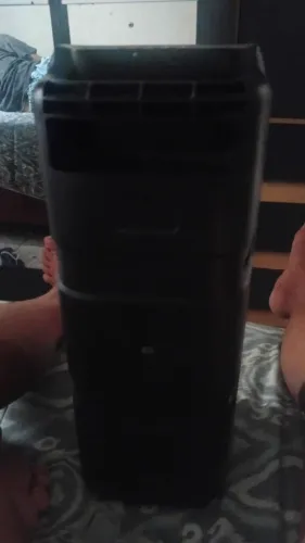 Vendo uma caixinha de som 