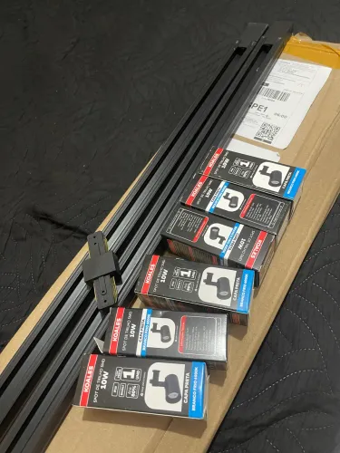 Kit Trilho Eletrificado 2m Preto+ 6 Spots Led 10w