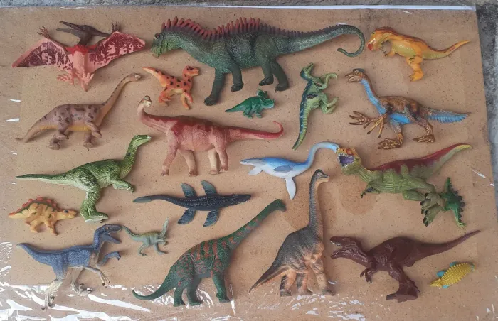Coleção 21 Dinossauros de Brinquedo Toy Major Disney Beast Alive