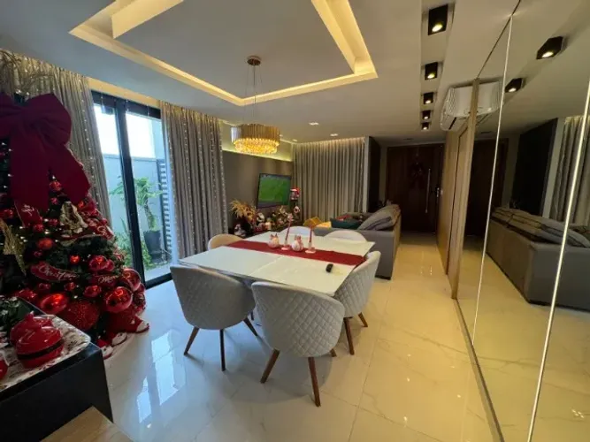 Casa Térrea Fino Acabamento c/ 4 Suítes sendo 1 Master no Cond. Quinta das Laranjeiras