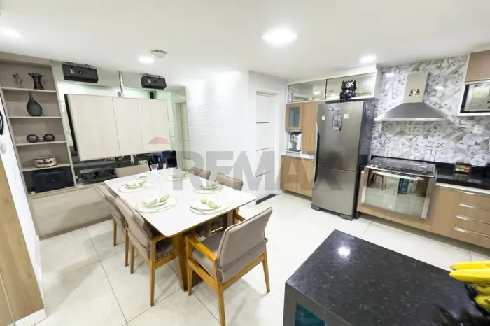 CASA EM CONDOMÍNIO REFORMADA COM ENERGIA SOLAR