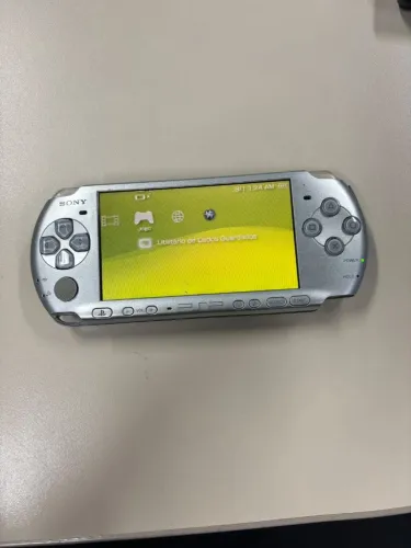 PsP 3001 Prata com avarias nas laterais