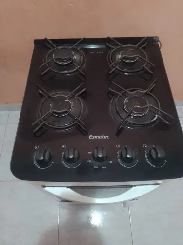 Fogão elétrico, funciona tudo certinho,com registro.