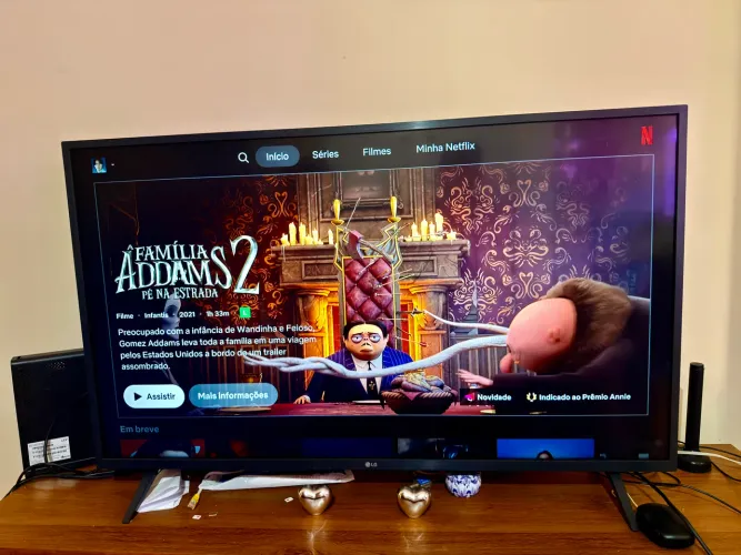 Smart TV LG 43 Full HD 43LM6300PSB com Wi-Fi, Bluetooth, HDR em Excelente Estado