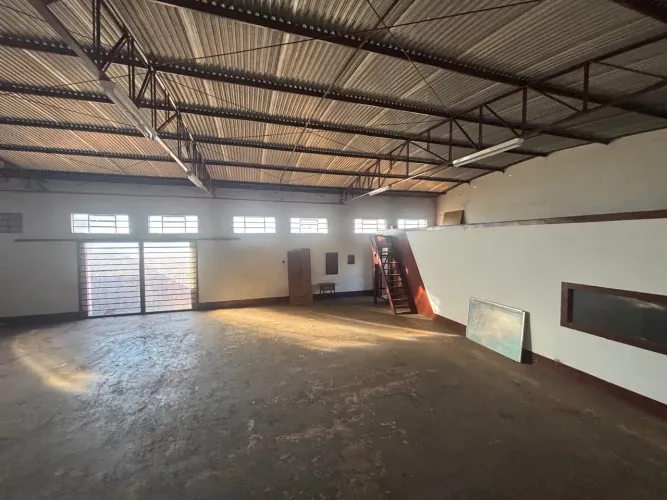 Imóvel para aluguel com 400 metros quadrados em Centro - Bady Bassitt - SP