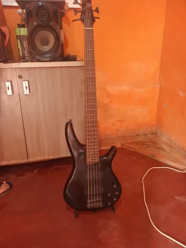 Vendo contra baixo 5 cordas