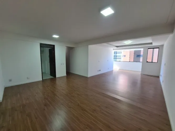 Apartamento com 3 dormitórios à venda, 150 m² por R$ 650.000,00 - Petrópolis - Natal/RN