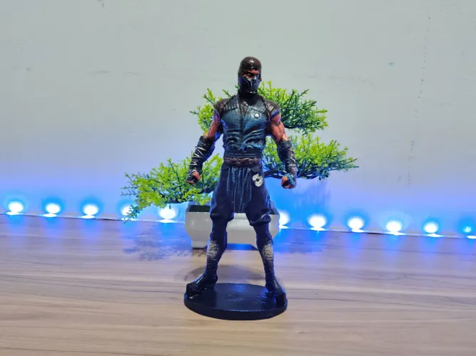 BONECO SUB-ZERO MORTAL KOMBAT COLECIONAVEL EM RESINA 