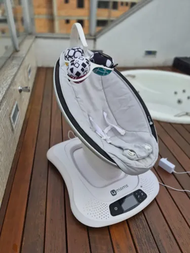 Cadeira De Balanço Elétrica Mamaroo 4 4moms Bluetooth 
