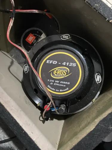 Vendo som automotivo