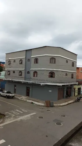 Apto enorme excelent local.  Perto do centro, ortifrutti,  supermercado,  praia, etc