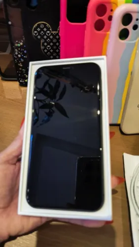 iPhone 11- excelente estado