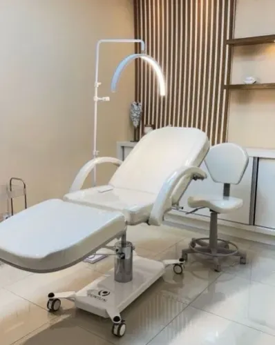 Maca Estética Profissional Giratória 360° - Suporta até 400kg
