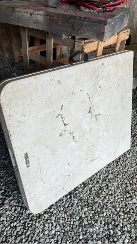 R$ 170 Desapego Mesa Dobrável Portátil Branca 1,80m Vira Maleta Com Alça Resistente