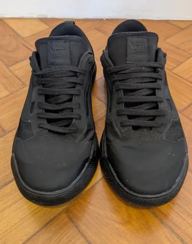 tênis vans ultrarange exo black (38)
