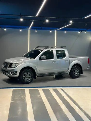 Nissan Frontier SV AT. CD 4X4 2.5 TB Dies. Aut. 2015