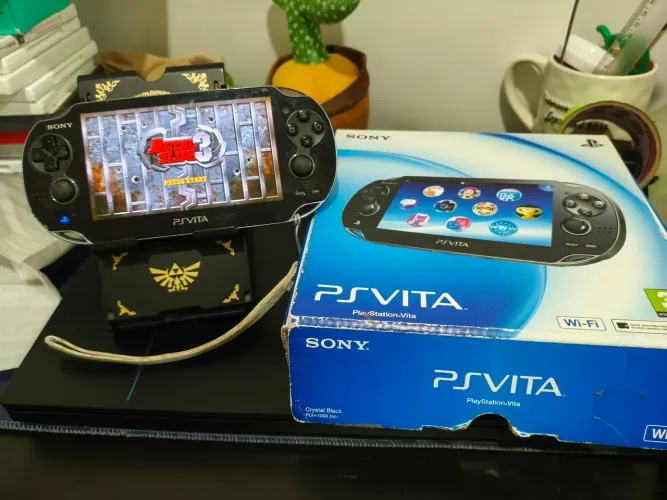 Sony PS Vita Fat 16Gb C/ jogos