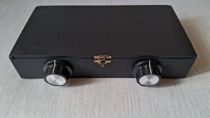 Seletora Distribuidora 1Fonte Dac XLR saindo o sinal para 3 Amplificadores XLR.