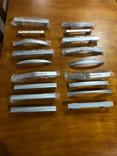 Puxadores para móveis, novos.