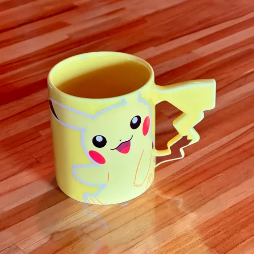 Caneca Pikachu Pókemon Café Tokyo