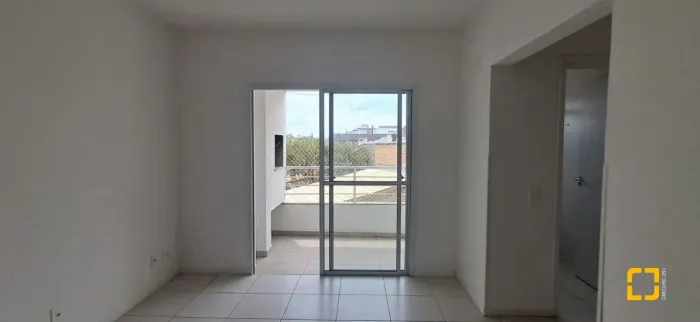 Brognoli Vende- Apartamento 2 dormitórios com 1 suíte em Canasvieiras