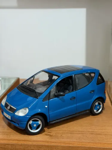 Miniatura Mercedes Classe A 1:18