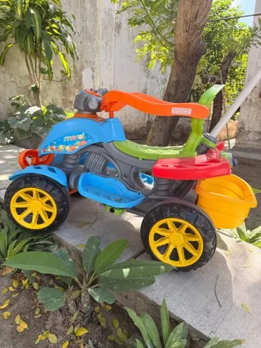 Quadriciclo Infantil Maral 2 em 1 