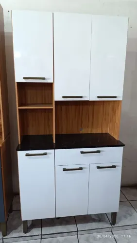 Armário de cozinha completa 6 portas e um gavetão, última unidade 765,00