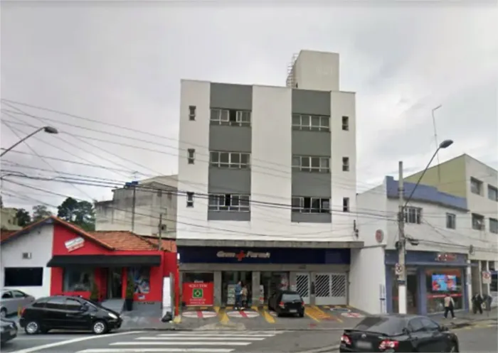Sala Comercial para aluguel. Com 35 metros quadrados em Centro - Ribeirão Pires - SP.