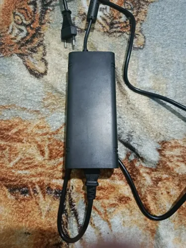 Fonte do Xbox 360 slim 