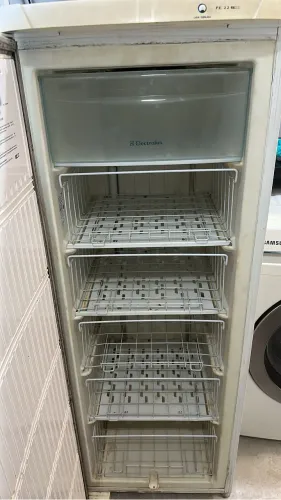 Freezer eletrolux vertical 3 em 1 - congelador, refrigerador e conservador
