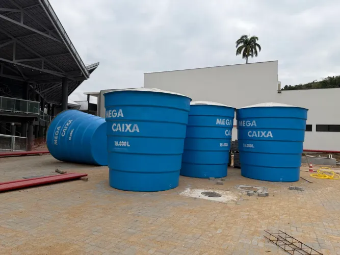 Vendo 3 caixas d?água de 15.000 litros cada