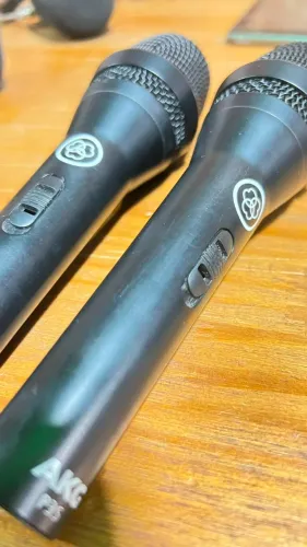 2 MICROFONE AKG P3 DINAMICO CARDIÓRDE