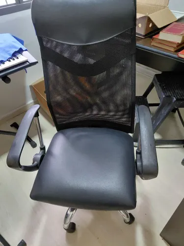Cadeira de escritório giratória