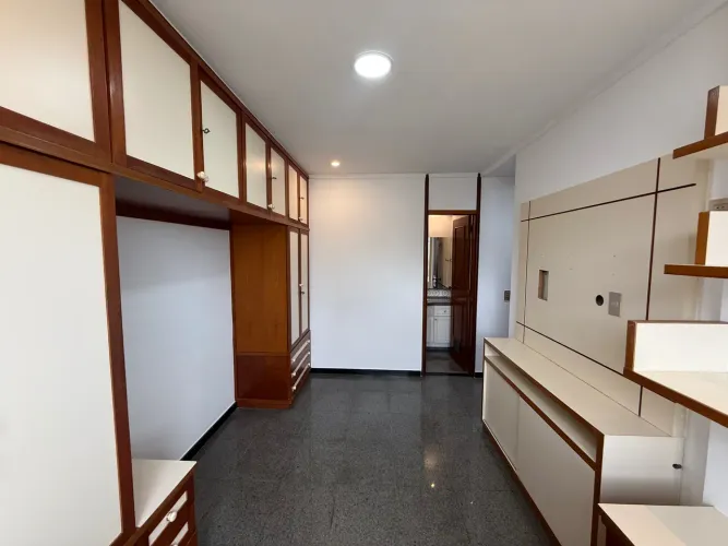 Apartamento para alugar na Rua Almirante Guilhem, Leblon, Rio de Janeiro - RJ