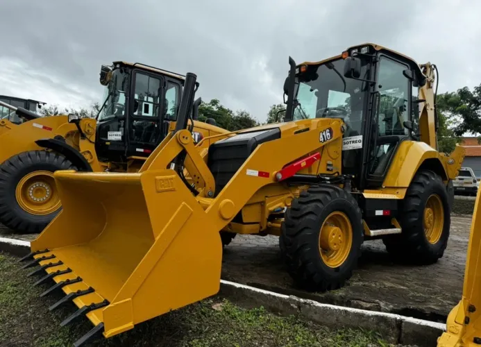 Retro escavadeira Cat 416E