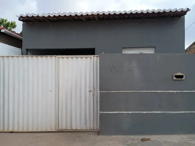 VENDO CASA EM RUA SEM SAÍDA