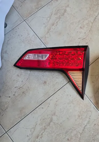 Lanterna Hrv da tampa de mala lado direito