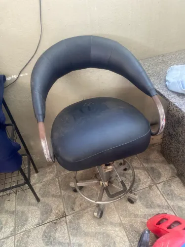 Cadeira de salão pra vender / pra colocar preço