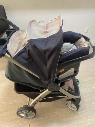 Carrinho + bebê conforto + base carro CHICCO BRAVO