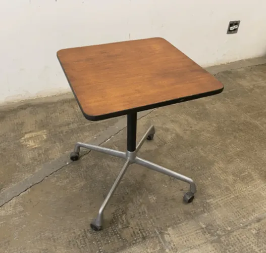 Mesa Eames 