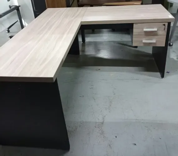 Mesa Em L Modelo Diretor Para Escritório Com Gavetas