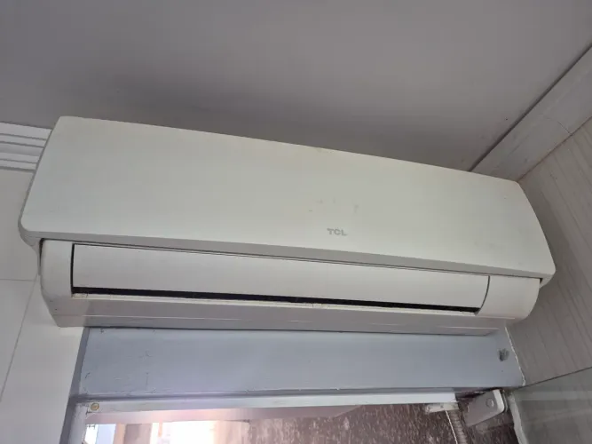 Ar condicionado TCL 18mil Btus - 1800 - SemiNovo 