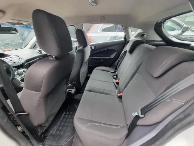 Ford Fiesta 1.6 16V Flex Aut. 5P 2014