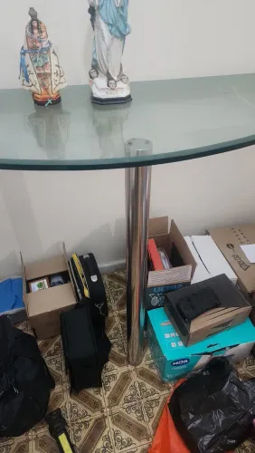 Aparador Meia Lua em Vidro Temperado com Pé Cromado / Inox