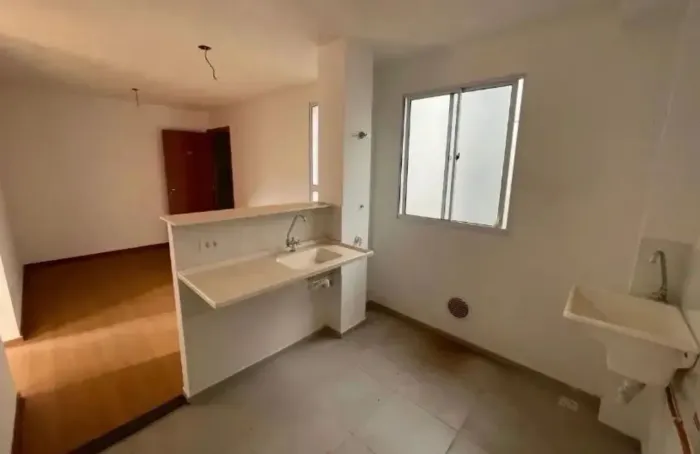 Apartamento no Condomínio Gran Valence. Com 2 quartos, 1 banheiro social, 1 vaga de garage