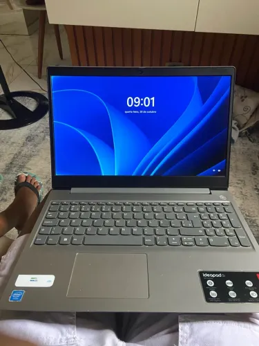 Notebook semi novo
