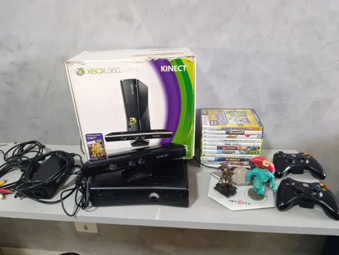 Xbox 360 + Kinect + jogos + controles
